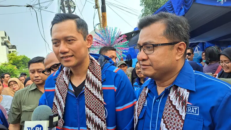 Ketua Umum (Ketum) Partai Demokrat Agus Harimurti Yudhoyono (AHY) saat ditemui wartawan di Kebayoran Lama, Jakarta Selatan, Sabtu (23/12/2023).