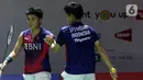 Pebulutangkis ganda putri Indonesia Apriyani Rahayu/Siti Fadia Silva Ramadhanti saat berlaga di babak Perempat Final Indonesia Masters 2023 melawan Jongkolphan Kititharakul/Rawinda Prajongjai (Thailand) di istora Senayan, Jakarta, Jumat (27/1/2023). Apriyani Rahayu/Siti Fadia Silva Ramadhanti harus menyudahi perjuangan mereka pada ajang Indonesia Masters 2023 usai takluk 21-16, 17-21, 18-21. (Liputan6.com/Helmi Fithriansyah)