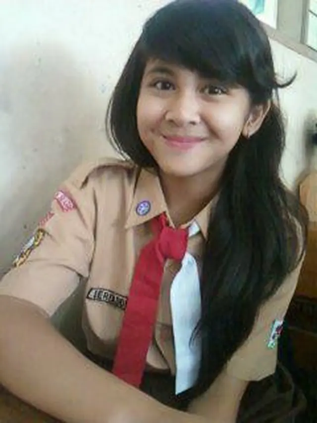 6 Foto Lawas Kesha Ratuliu Saat Sekolah Ini Curi Perhatian, Aura Bintang Sudah Terlihat
