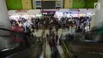 Geliat perdagangan Pasar Tanah Abang, Jakarta, Sabtu (25/5/2019). Pasca Aksi 22 Mei 2019 kawasan pasar Tanah Abang mulai kembali normal. (merdeka.com/Imam Buhori)