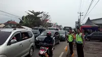 Jalur Alternatif Garut Macet 15 Kilometer