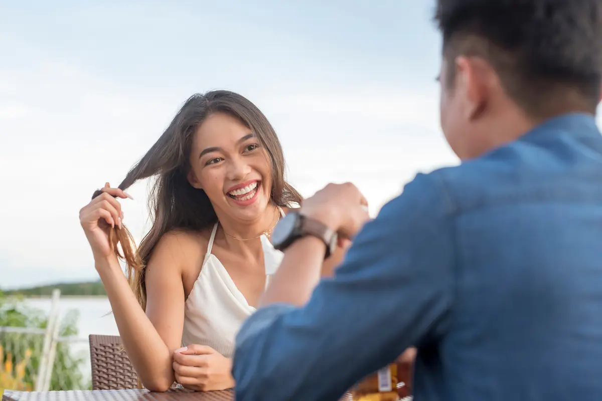 perempuan dan pasangan pria gemini