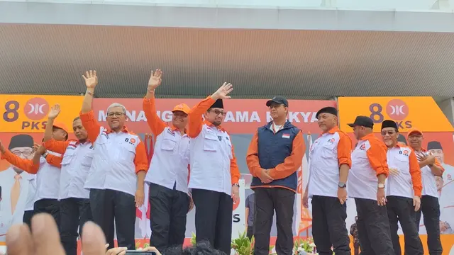 Bakal calon presiden PKS Anies Baswedan di Apel Siaga 2024 di Stadion Madya Gelora Bung Karno (GBK)