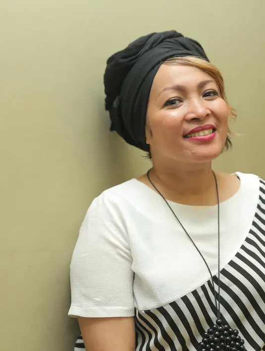 Begitu juga dengan lagu yang dibawakan. Penyanyi kelahiran Sukabumi itu diwajibkan membawakan lagu daerah atau lagu nasional. (Andy Masela/Bintang.com)