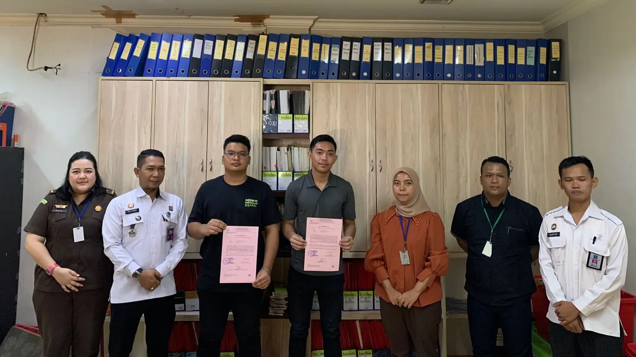 Kejaksaan Negeri Jakarta Selatan mengeksekusi terpidana kasus penganiayaan berat terhadap David Ozora, Mario Dandy Satriyo dan Shane Lukas ke Lapas Salemba.