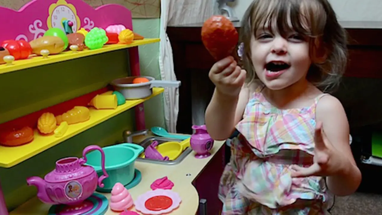 Photo copyright Youtube/Kinder Playtime