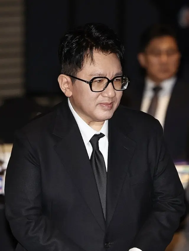 Bang Si Hyuk muncul di Korea dengan penampilan baru. (credit:news//en.yna.co.kr)