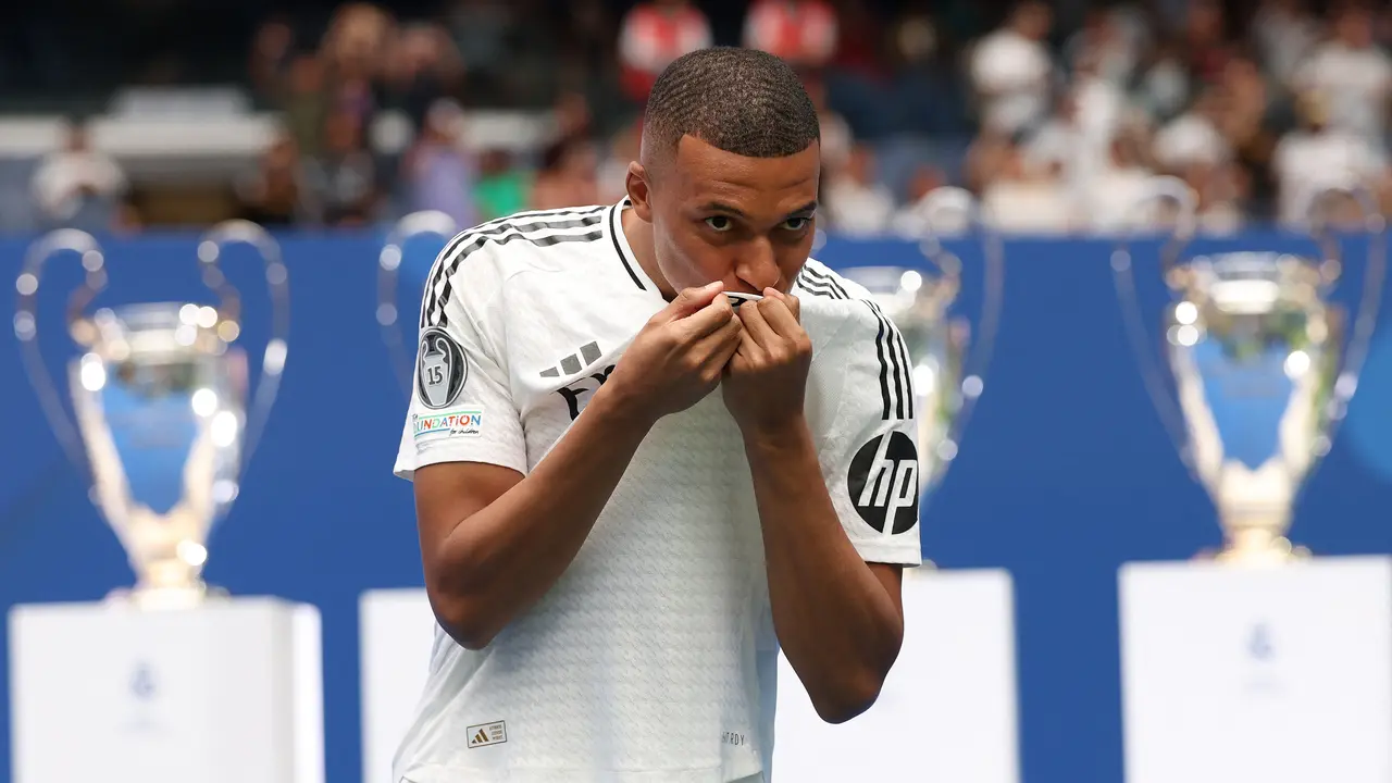 Kylian Mbappe dengan Jersey Real Madrid