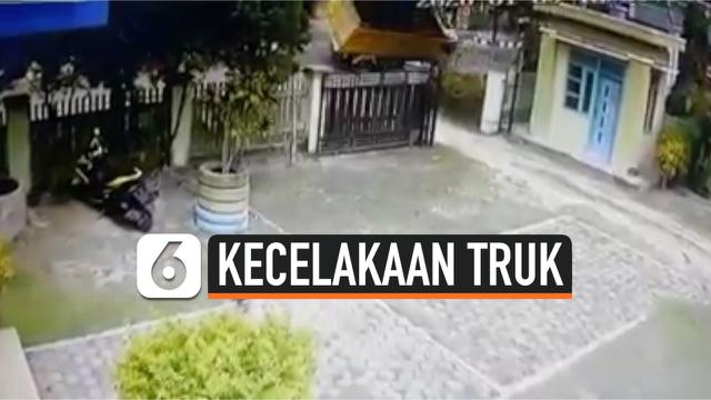Berita Kecelakaan Truk Hari Ini Kabar Terbaru Terkini Liputan6 Com