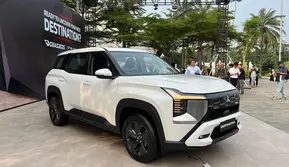 Mitsubishi Destinator tersedia dalam tiga varian. (Liputan6.com/Septian pamungkas)