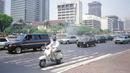 Mobil-mobil era 1970 hingga 1980an masih berwara-wiri di jalanan Jakarta. (Source: Instagram/@perfectlifeid)
