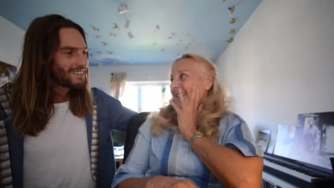 Seorang Anak Carikan 'Adam' Bagi Ibunya