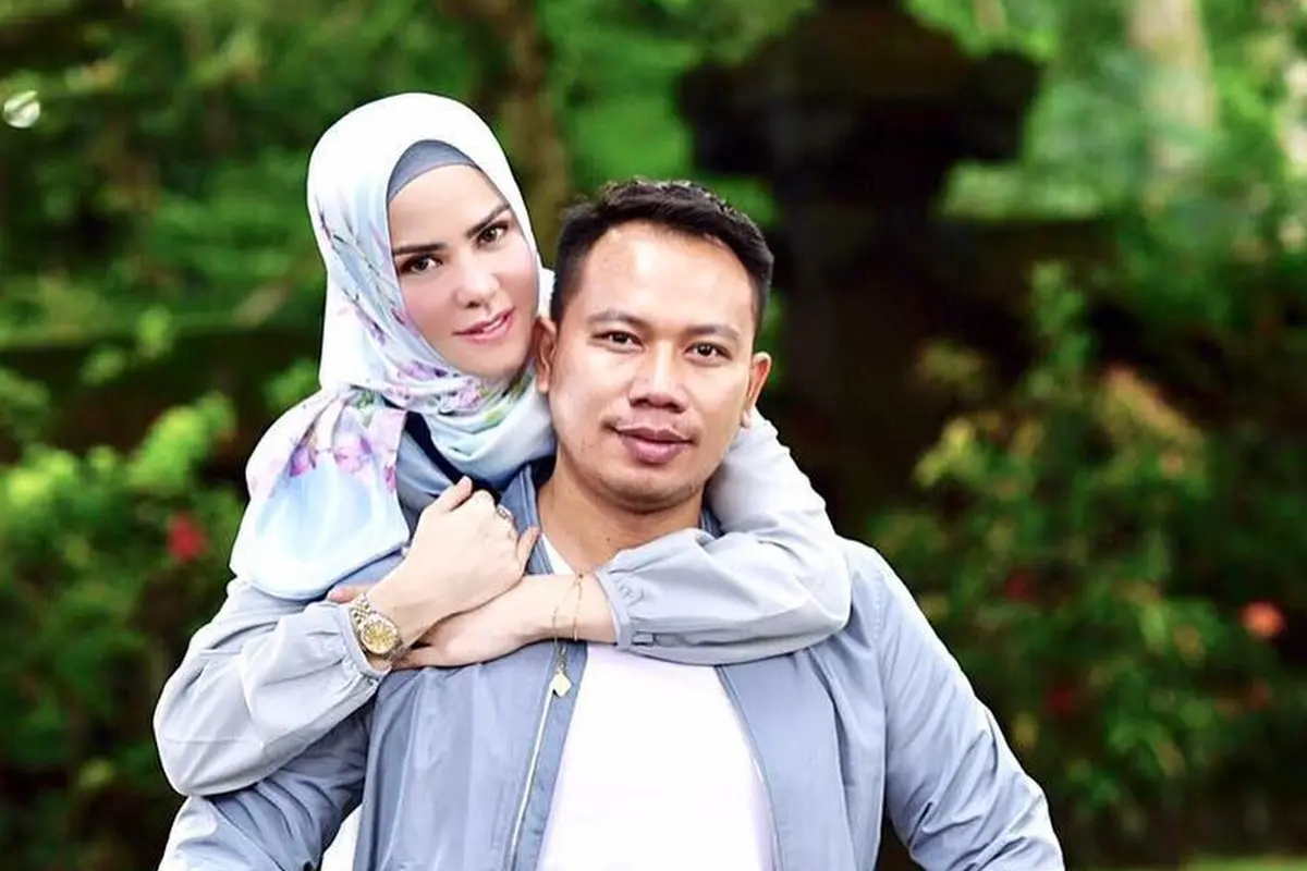 [Bintang] Vicky Prasetyo dan Angel Lelga