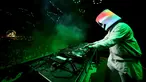 Aksi DJ Marshmello saat tampil di panggung Sahara pada hari ke 3 Coachella Valley Music & Arts Festival (Minggu kedua) di Empire Polo Club pada tanggal 23 April 2017 di Indio, California, AS (23/4). (Christopher Polk / Getty Images untuk Coachella / AFP)