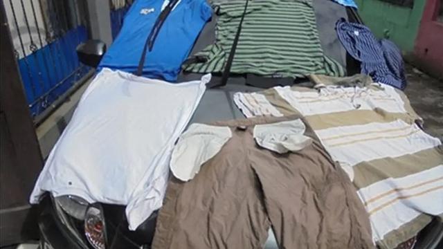 6 Potret Jemur Barang di Mobil Mewah Ini Absurd Banget, Kocak