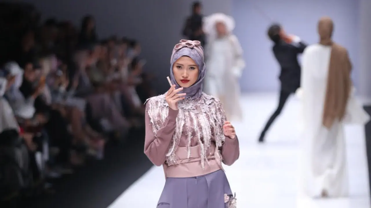 Aeresist Jilbab anti lepek dari Restu Anggraini