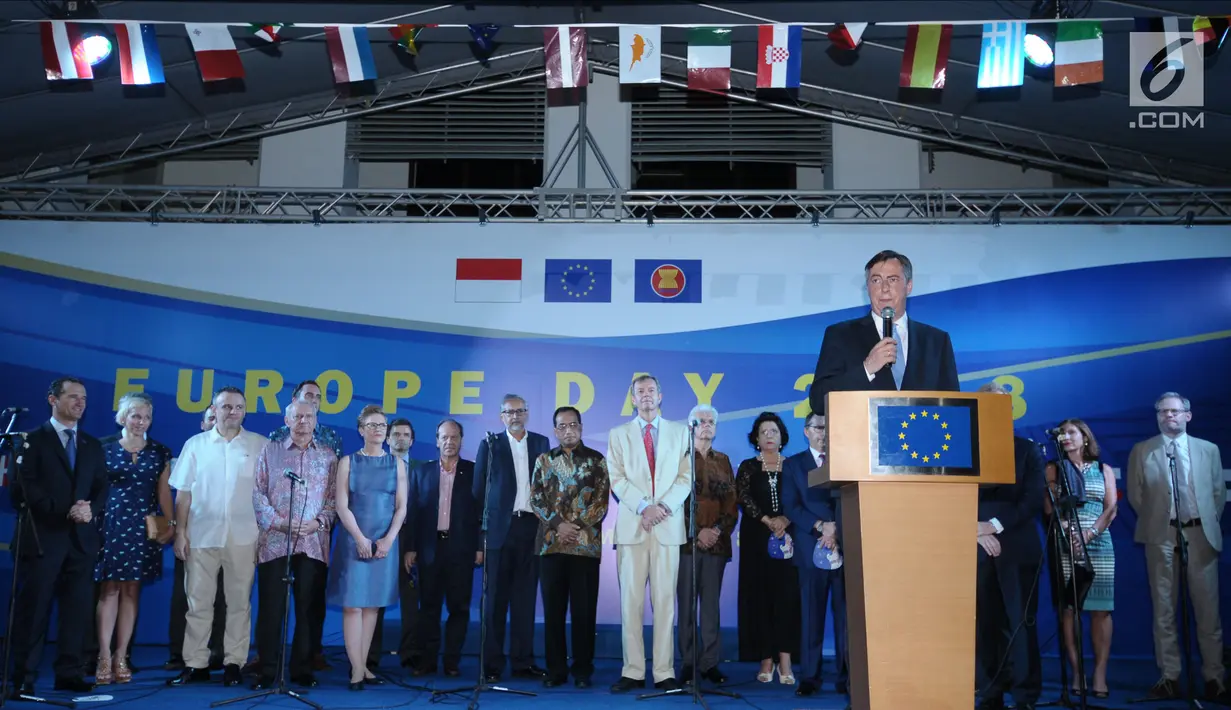 Ketua Komite urusan Luar Negeri Parlemen Eropa, David McAllister memberi sambutan pada perayaan Europe Day 2018 di Jakarta, Rabu (9/5). Acara tersebut dihadiri Menlu Retno Marsudi dan Menhub Budi Karya Sumadi. (Liputan6.com/Helmi Fithriansyah)