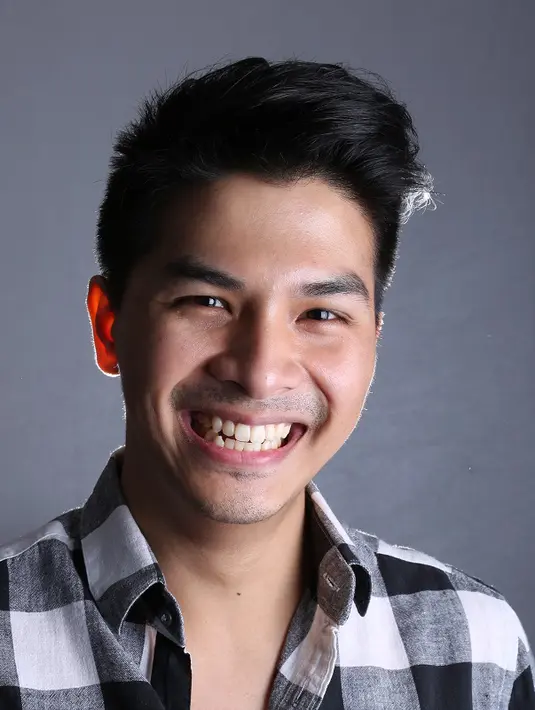 Big smile ala Glenn Alinskie :D (Fathan Rangkuti/bintang.com)