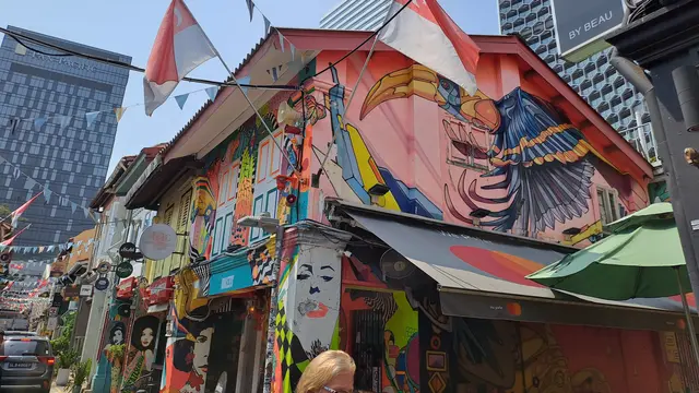 Ragam mural di kawasan Haji Lane di Singapura (Foto: Liputan6.com/Agustina Melani)
