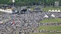Umat muslim mengikuti aksi reuni 212 di Lapangan Monas, Jakarta, Minggu (2/12). Penyelenggaraan reuni ini merupakan kali kedua setelah juga dilakukan pada 2017. (Merdeka.com/Iqbal S. Nugroho)