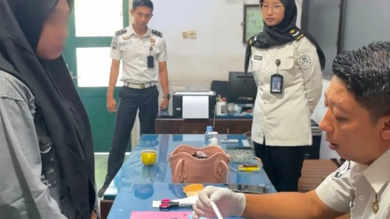 Wanita selundupkan sabu ke dalam lapas
