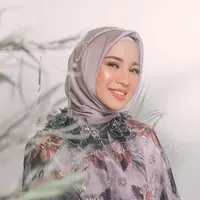Chacha Frederica miliki alasan tak bisa langsung membantu korban bencana Palu dan Donggala. (instagram/chafrederica)