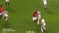 Berita video Jesse Lingard dalam daftar pencetak gol terbaik Premier League 2017-2018 sejauh ini. This video presented by BallBall.