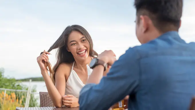 perempuan dan pasangan pria gemini