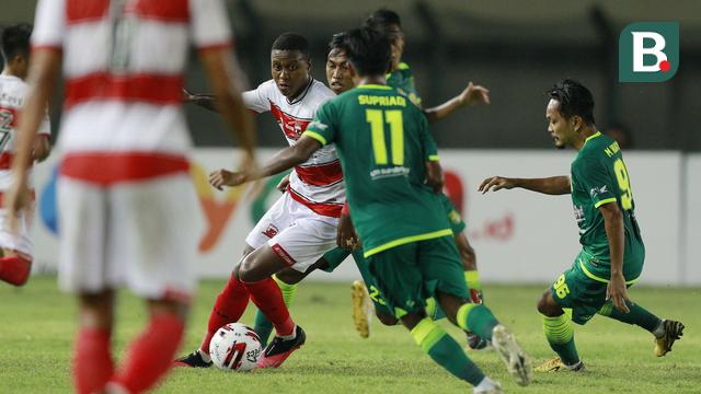 FOTO: Persebaya Surabaya Unggul 1-0 atas Madura United di Babak Pertama - Hugo Gomes
