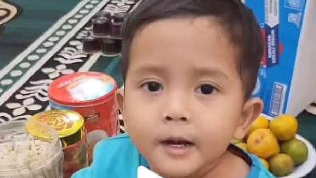 Putra Gus Iqdam Gus Novel di ST Pusat, Blitar (Foto: SS TikTok/Ayeyeeeeeee27/tdr)