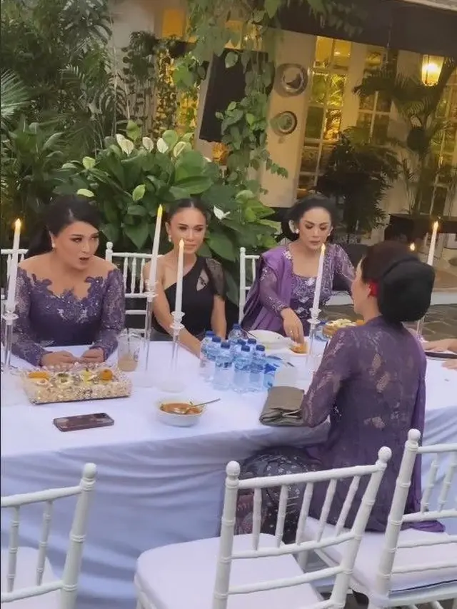 Dihadiri Mantan Suami, Ini 7 Potret Pesta Ulang Tahun Yuni Shara ke-51