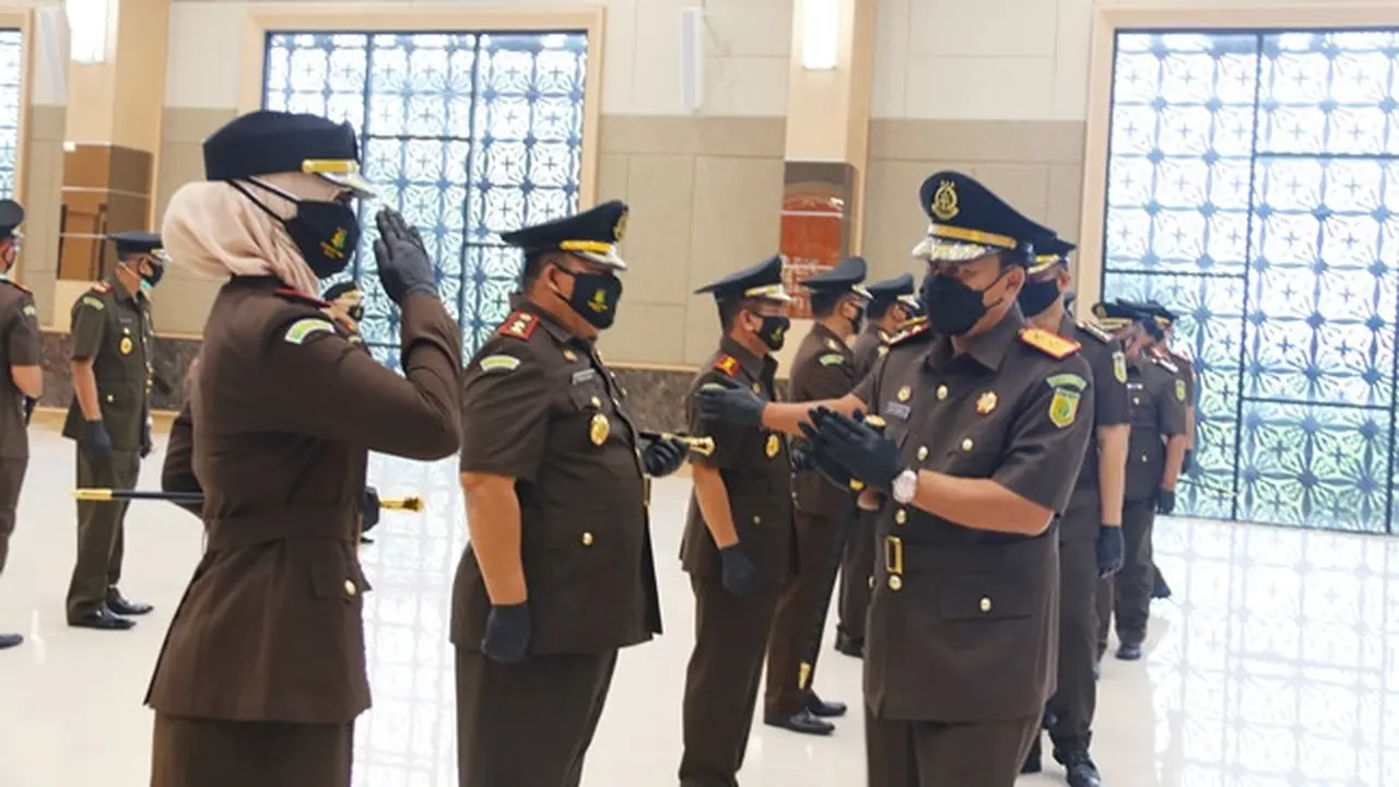 Kepala Kejati Riau dalam pelantikan Kepala Kejari yang baru di Riau.