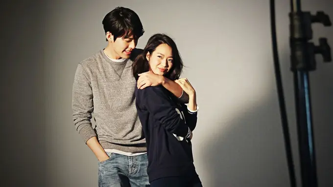 [Bintang] Bikin Baper, Ini 8 Pasangan Korea Selatan yang Selalu Kompak