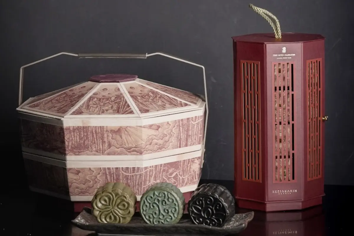 The Ritz Carlton Jakarta, Pacific Place hadirkan hampers mooncake