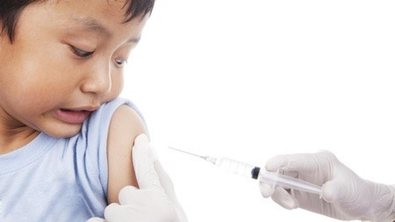 Tips Membujuk Anak yang Takut Vaksin