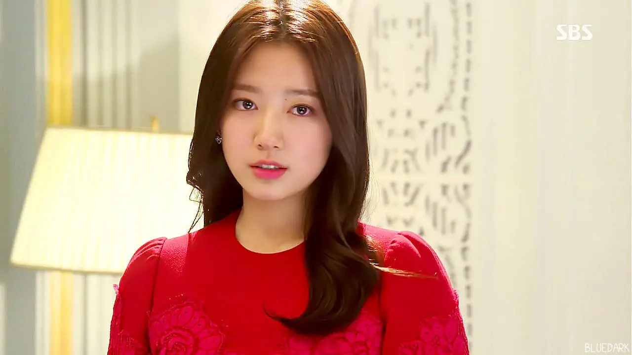 Park Shin Hye: Menjadi Tua Adalah Hal yang Paling Alami