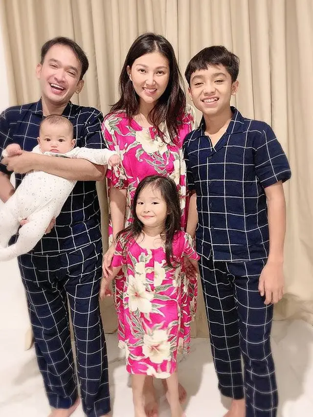 7 Potret Sarwendah dan Thalia Putri Onsu Kompakan Pakai Daster