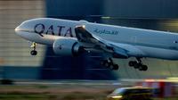 Ilustrasi penerbangan Qatar Airways. (AP)
