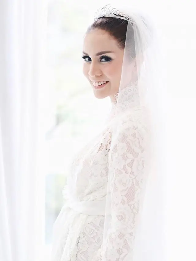 7 Transformasi Momo Geisha dari Vokalis Tomboi Hingga Berubah Drastis Usai Menikah