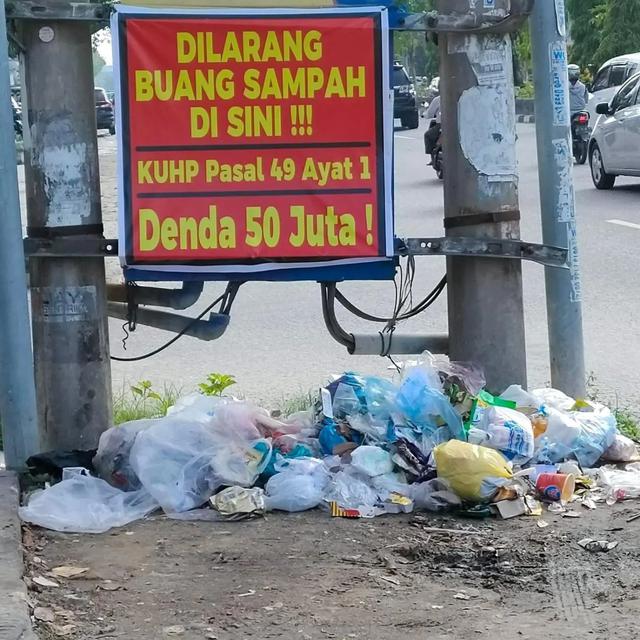 6 Potret Orang Melanggar Larangan Buang Sampah Ini Bikin Elus Dada