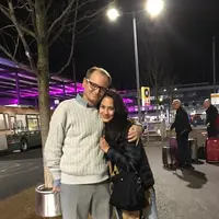 Potret Pevita Pearce dengan sang ayah (Instagram/pevpearce).