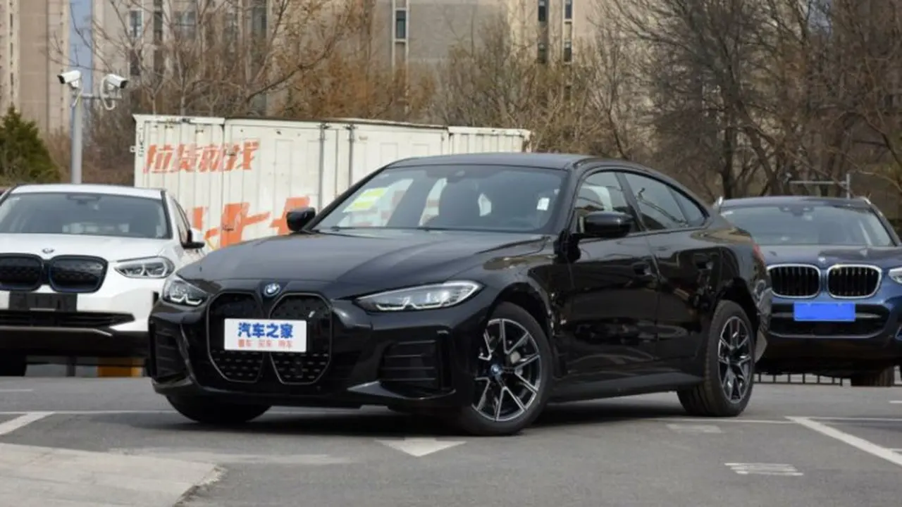 Puluhan ribu mobil listrik BMW di Tiongkok direcall