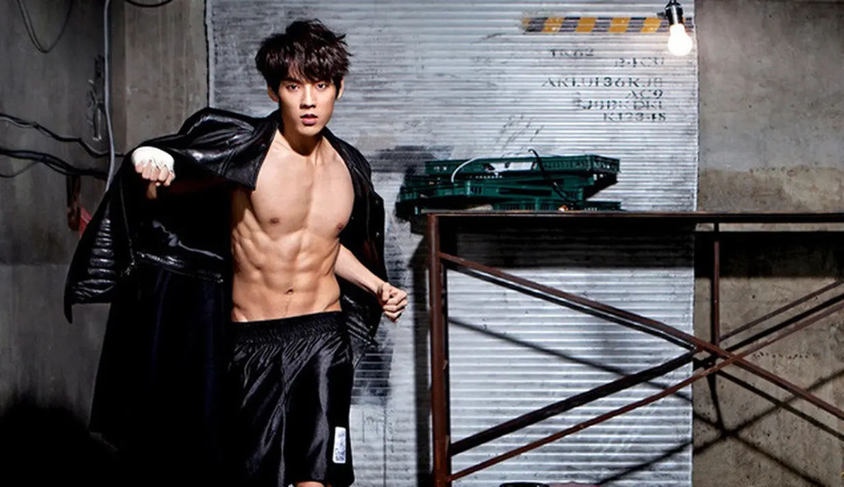 Dibalik wajahnya yang manis dan kalem, Minhyuk BTOB punya perut yang six pack. (Foto: vtv.vn)