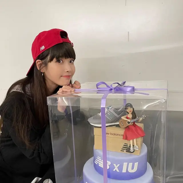 IU Didaulat Jadi Brand Ambassador New Balance