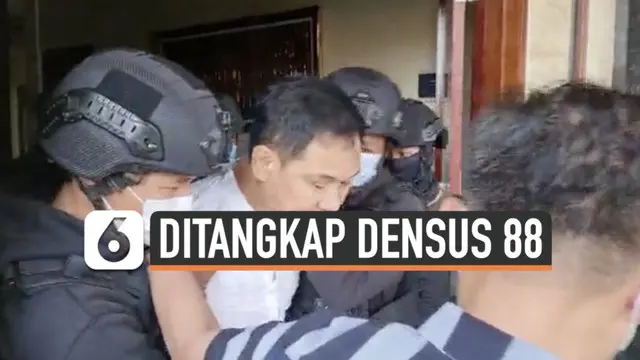 Pengacara Rizieq Shihab, Munarman, ditangkap satuan Densus 88/Antiteror Selasa (27/4) sore. Penangkapan terkait dugaan kejahatan terorisme.