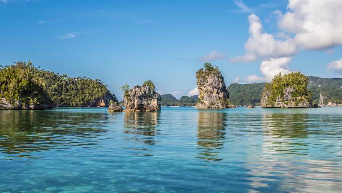 5 Pesona Eksotis Pantai Di Papua Yang Patut Dikunjungi