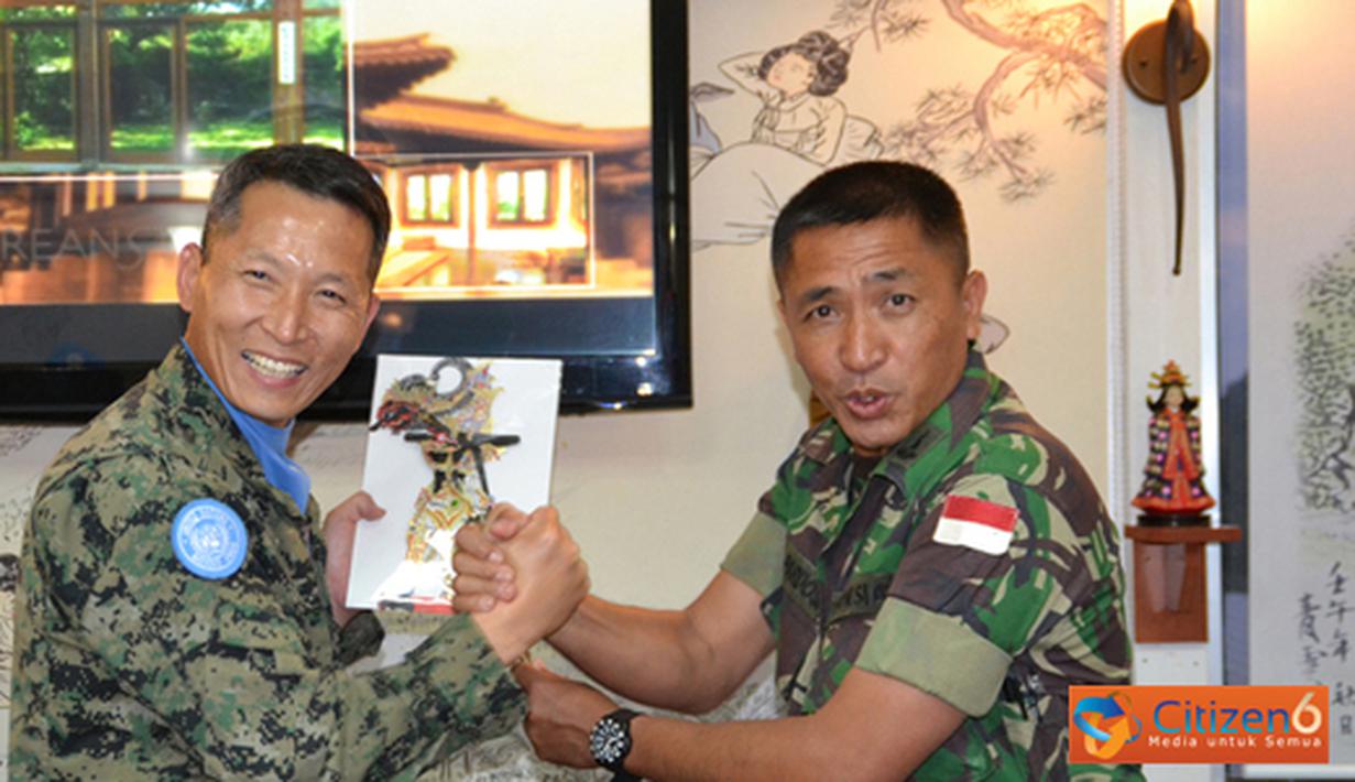 Citizen6, Lebanon Selatan: Kedatangan Dansatgas dan rombongan disambut oleh Komandan Korea Kolonel Jong Sik Ha beserta para perwira jajarannya dengan upacara penyambutan secara protokoler. (Pengirim: Badarudin Bakri)