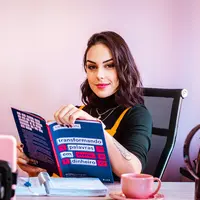 Ilustrasi Content Creator (Photo by Mateus Campos Felipe on Unsplash)