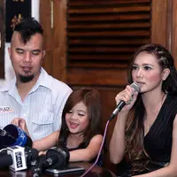 Mulan Jameela dan Ahmad Dhani (Nurwahyunan/bintang.com)