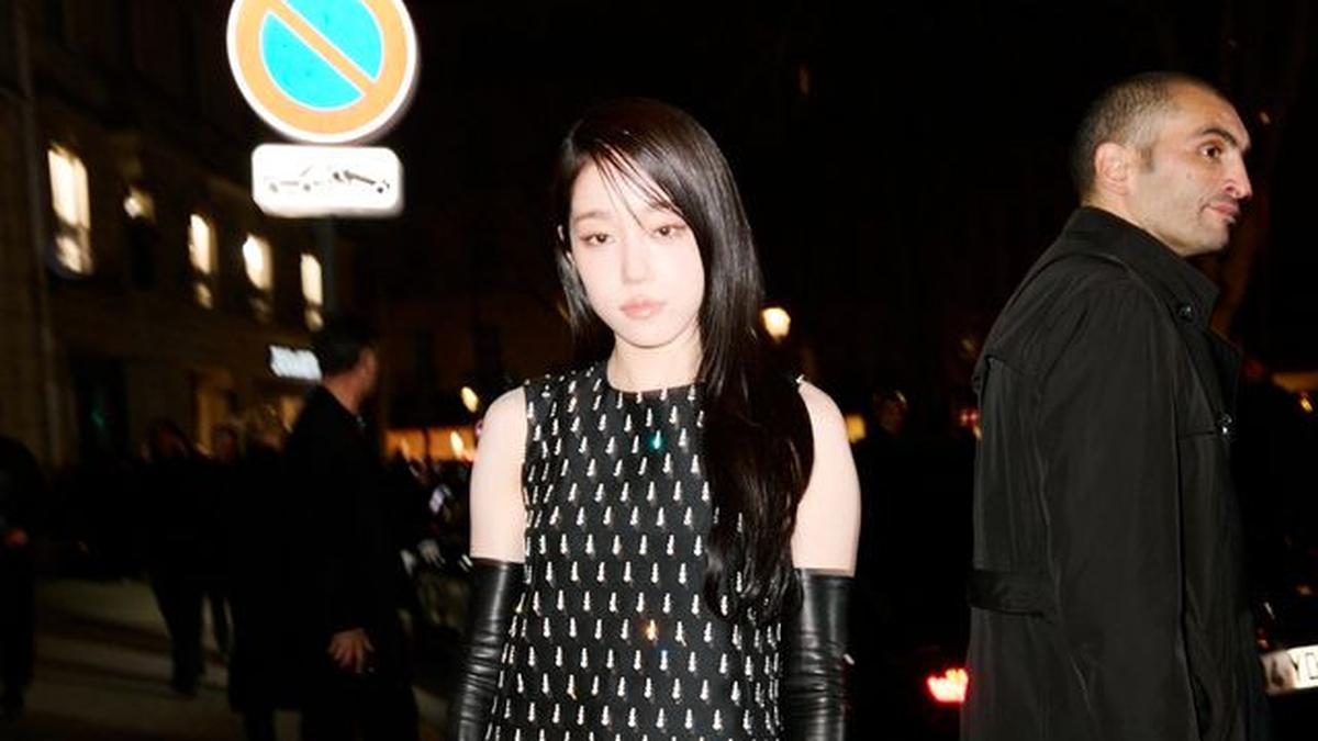 Adu Gaya Edgy Seleb di Balenciaga Winter 2026, dari Roh Yoonseo hingga Barbara Palvin